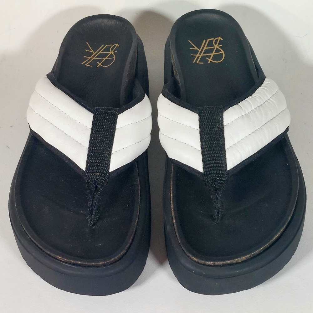 YES black & white leather flatform footbed thong sandals, EU40, NWOB